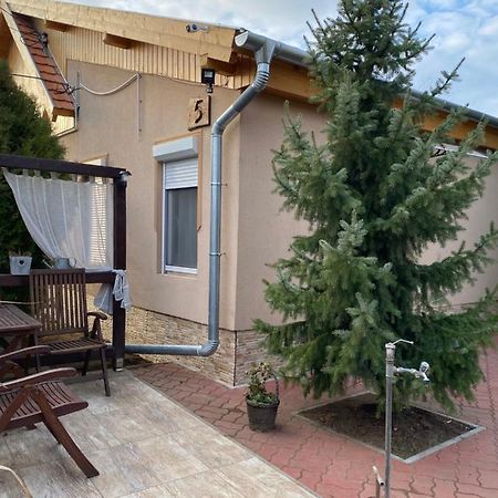 Mandi Apartman Veresegyház Eksteriør billede