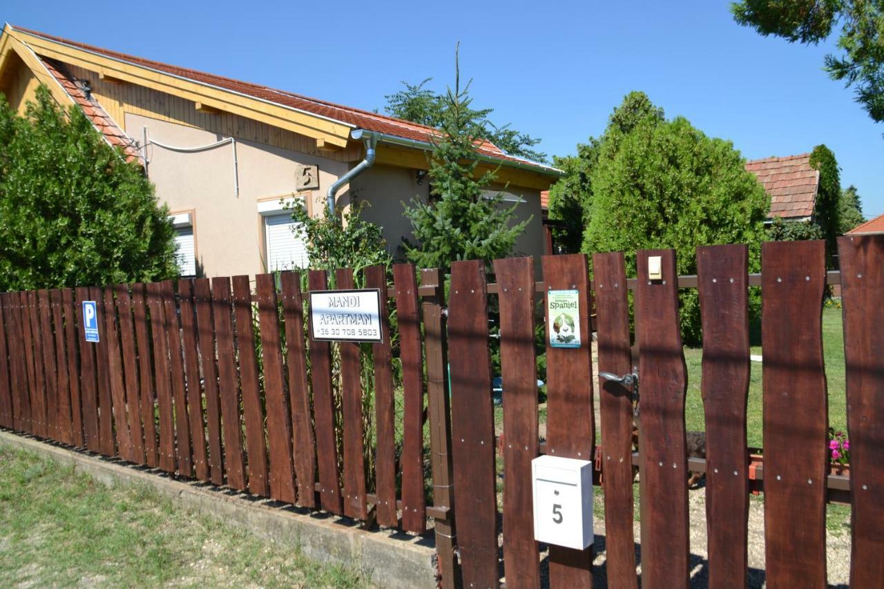 Mandi Apartman Veresegyház Eksteriør billede